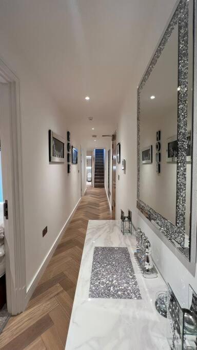 Panoramic Perfection Marble Arch 2br Penthouse 74 * Londra