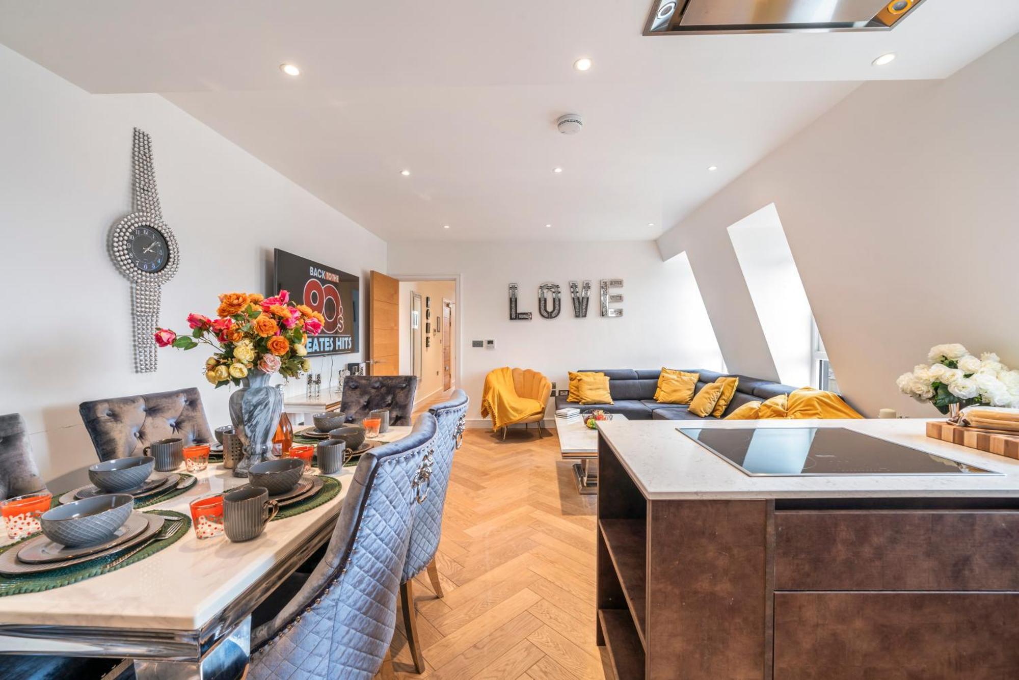Panoramic Perfection Marble Arch 2br Penthouse 74